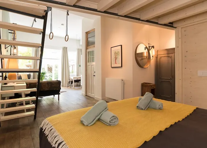 Jan Steen Bed & Breakfast 4*